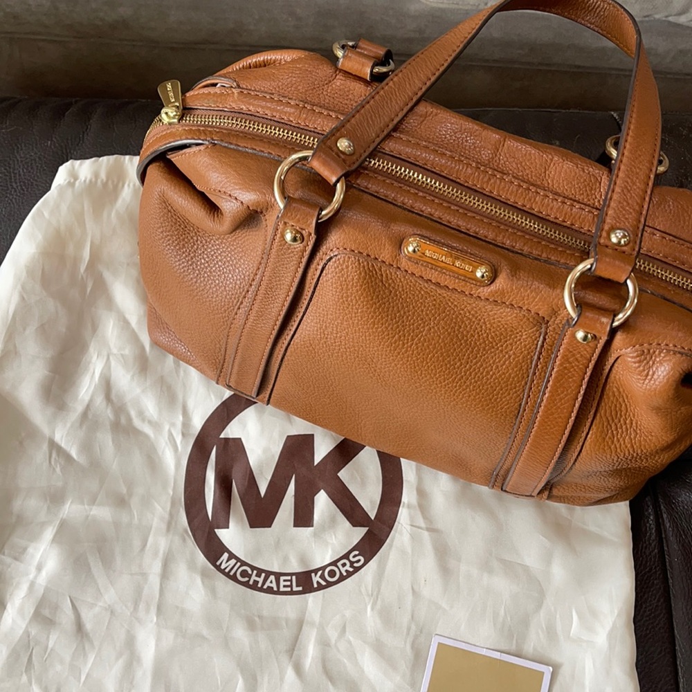 Michael Kors leather purse 👜